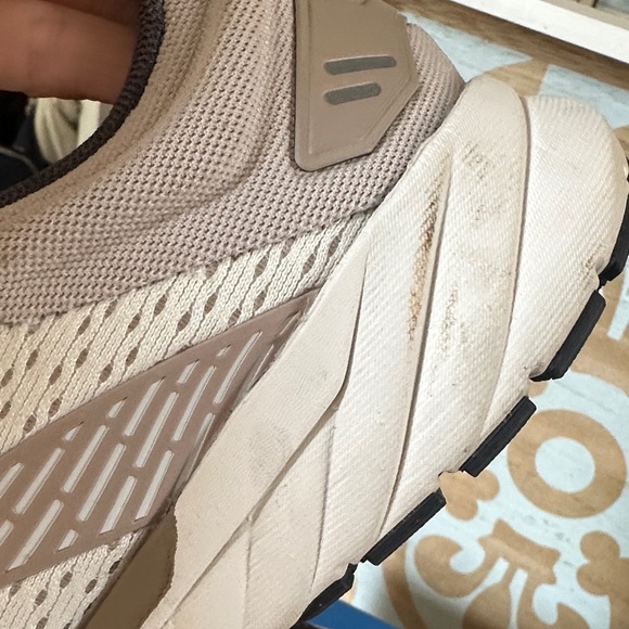 Brooks Cream, Gray and taupe Running Shoes - Picture 12 of 15